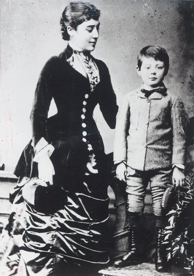 Winston Churchill met zijn moeder, Lady Randolph Churchill door English Photographer